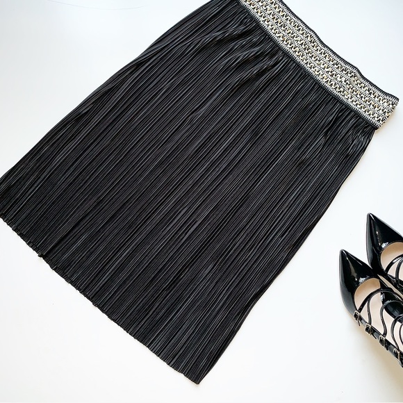 coco Bianco Dresses & Skirts - COCO BIANCO Pleated Skirt🖤